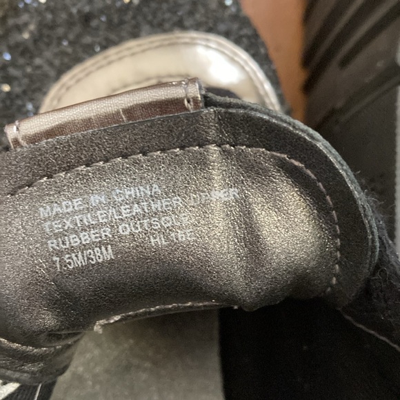 Michael Kors sneakers size 7.5 - Picture 7 of 8